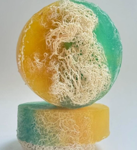 صورة صابون الليفا بالبطيخ والليمون – تنظيف وتقشير طبيعي لبشرة منعشة طوال اليوم