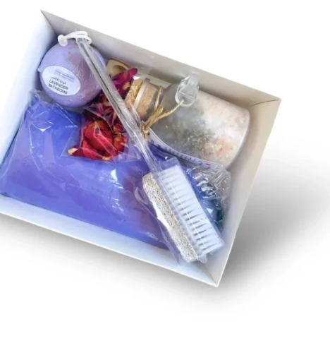 صورة مجموعة اللافندر للعناية بالقدمين – استرخاء فاخر وتنظيف عميق براحة منزلك