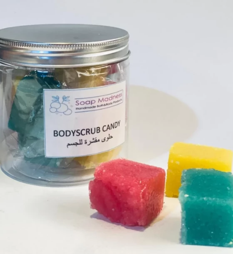 صورة مقشر حلوى للجسم – 8 مكعبات فواكه لروتين تقشير وترطيب منتعش