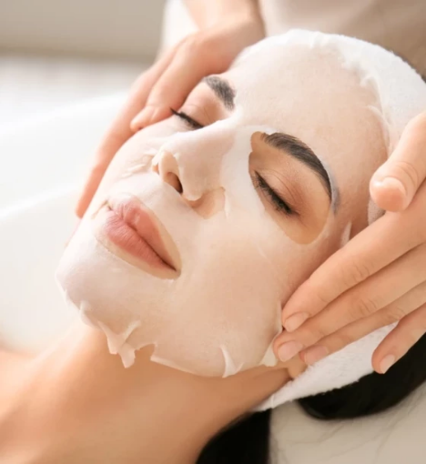 صورة جلسة تنظيف البشرة الاحترافية مع قناع فيتامين ج