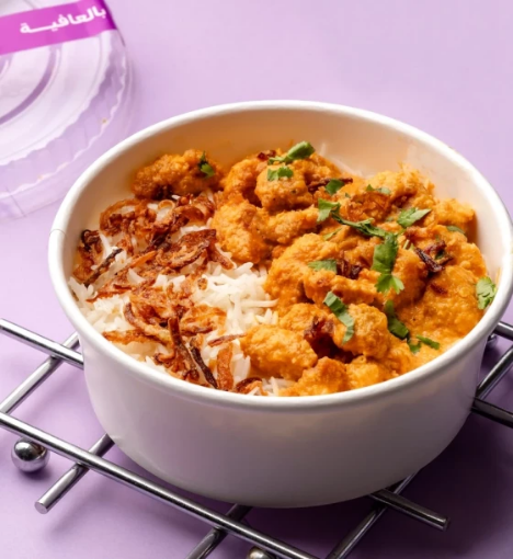 صورة الدجاج الكشميري مع الأرز الأبيض – مزيج التوابل الهندية الساحرة
