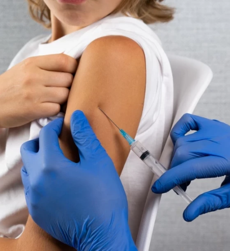 صورة خدمة الحقن العضلي في المنزل – راحة وأمان لك ولعائلتك