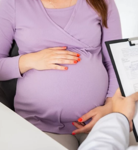 صورة تحاليل الأم - فحص طبي شامل للعناية بصحة الأم