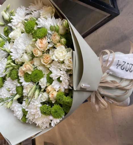 صورة باقة زهور طبيعية من الأزهار الرقيقة تنسيق بوكيه 30