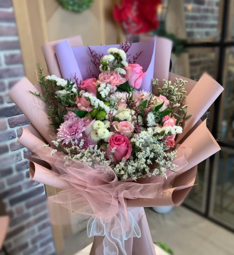 صورة باقة زهور طبيعية من الأزهار الرقيقة تنسيق بوكيه 3