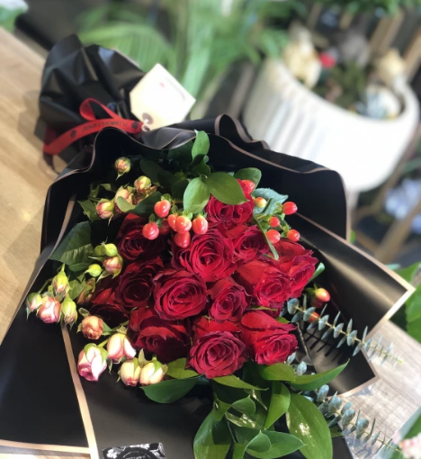 صورة باقة زهور طبيعية من الأزهار الرقيقة تنسيق بوكيه 18