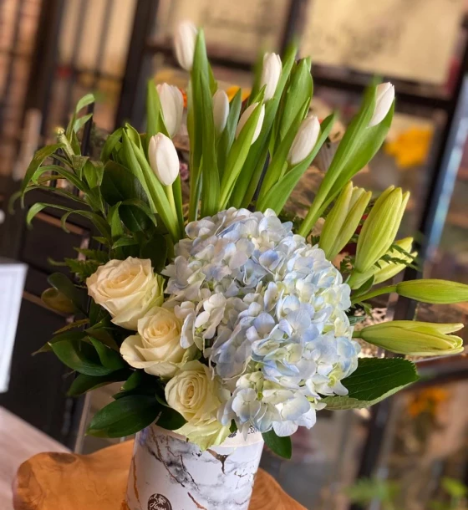 صورة باقة زهور طبيعية من الأزهار الرقيقة تنسيق بوكيه 8