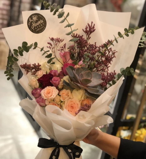 صورة باقة زهور طبيعية من الأزهار الرقيقة تنسيق بوكيه 37