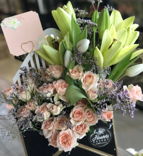 صورة باقة زهور طبيعية من الأزهار الرقيقة تنسيق بوكيه 25