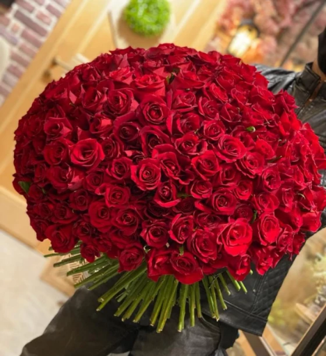 صورة باقة ورد طبيعي 200 حبة