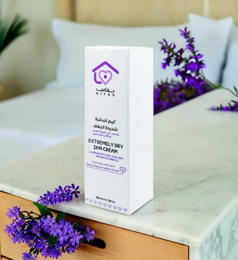 صورة كريم نِفاس لترطيب البشرة شديدة الجفاف – غني باليوريا، الألوفيرا، ومعادن البحر الميت