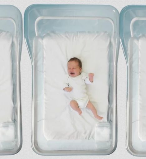 صورة عملية الولادة القيصرية لثلاثة توائم