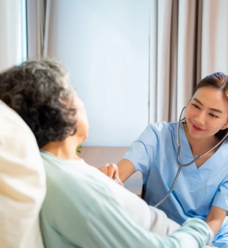 صورة مرافقة صحية منزلية فلبينية لمدة اسبوع (6 ايام) – 12 ساعة يوميًا