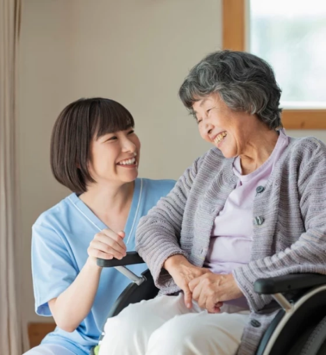 صورة مرافقة صحية منزلية فلبينية لمدة عام (317 يوم) – 12 ساعة يوميًا